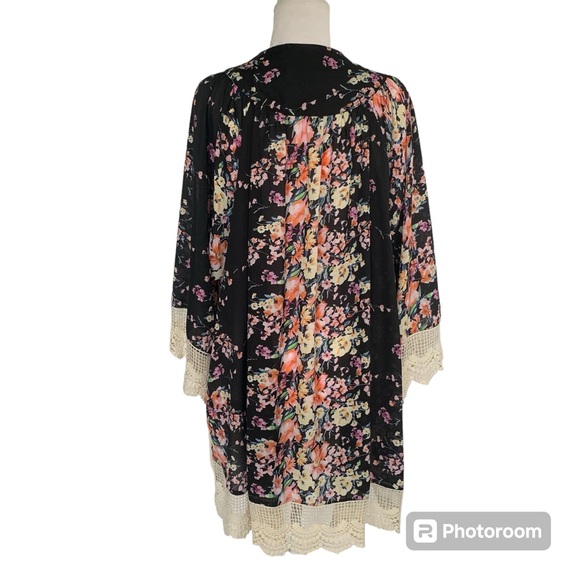 Umgee Kimono Oversize S/M Black Floral Multicolor Lace Trim Relaxed Open Front - Picture 2 of 9